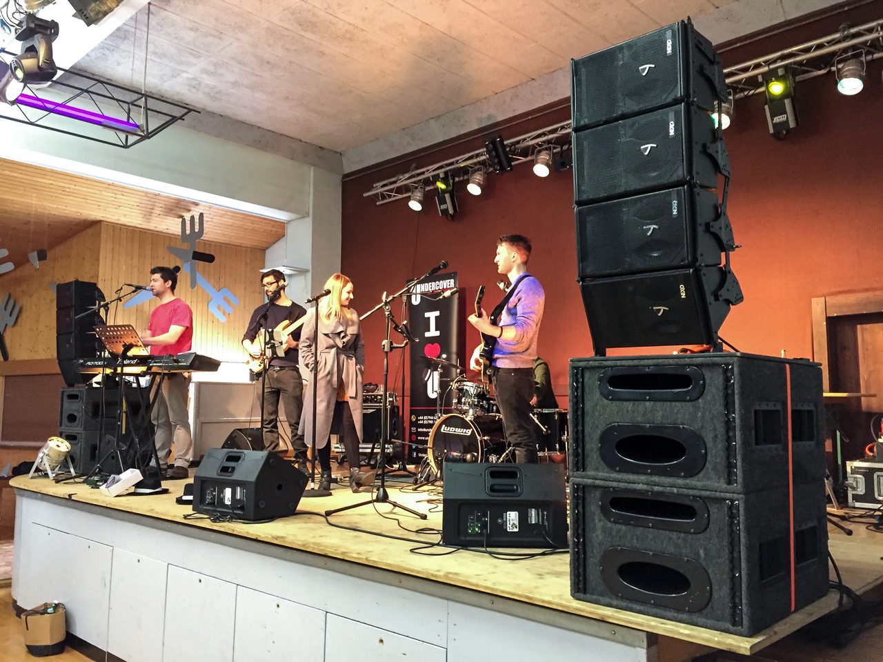 Concert en salle avec line array